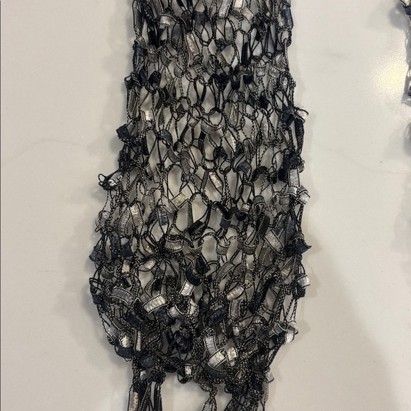 Elegant Black and Gray Women's Scarf - Picture 5 of 6